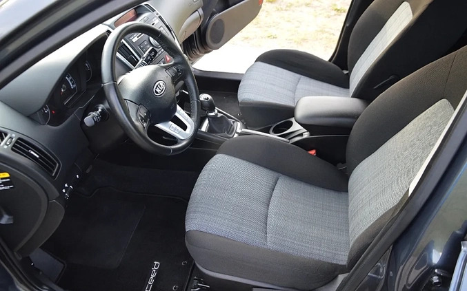 Kia Ceed cena 24900 przebieg: 88000, rok produkcji 2010 z Margonin małe 211